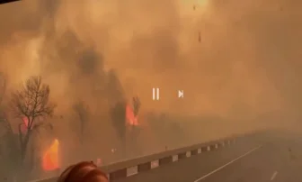 Ogromny pożar w Teksasie wymyka się spod kontroli, niszcząc pół miliona arów ziemi [WIDEO]